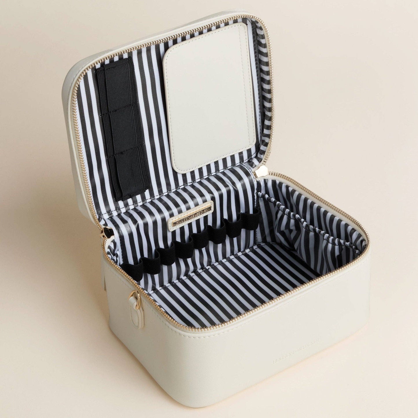 Hudson + Bleecker Crimson Jetsetter Train Case